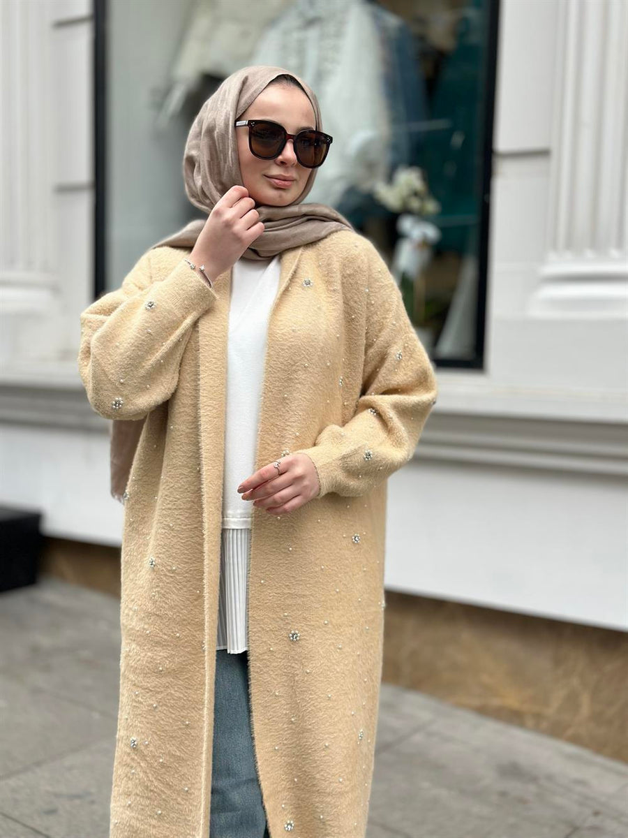 Çiçekinci İşlemeli Angora Hırka