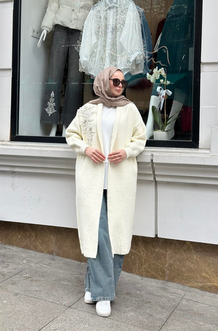 İnci İşlemeli Angora Hırka