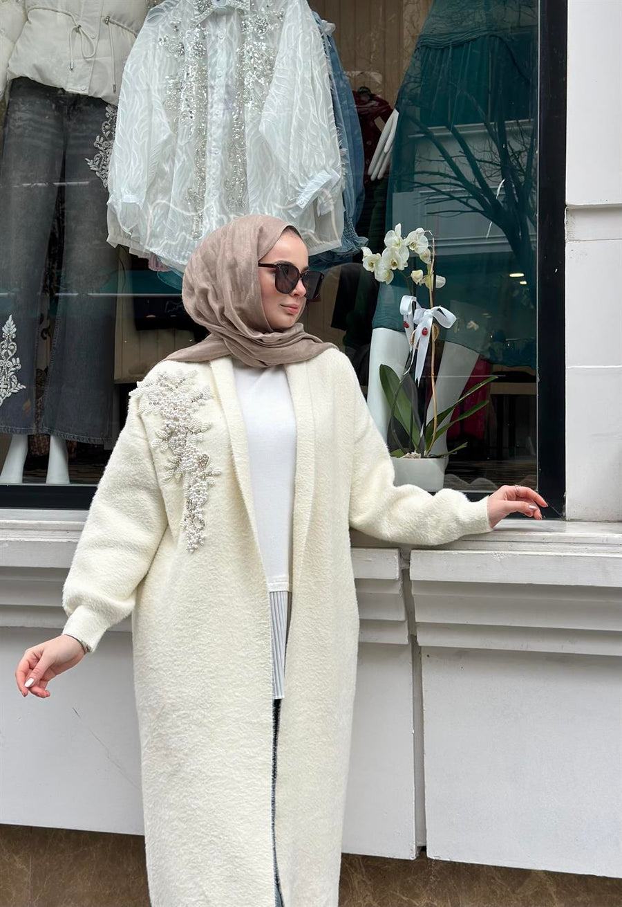 İnci İşlemeli Angora Hırka
