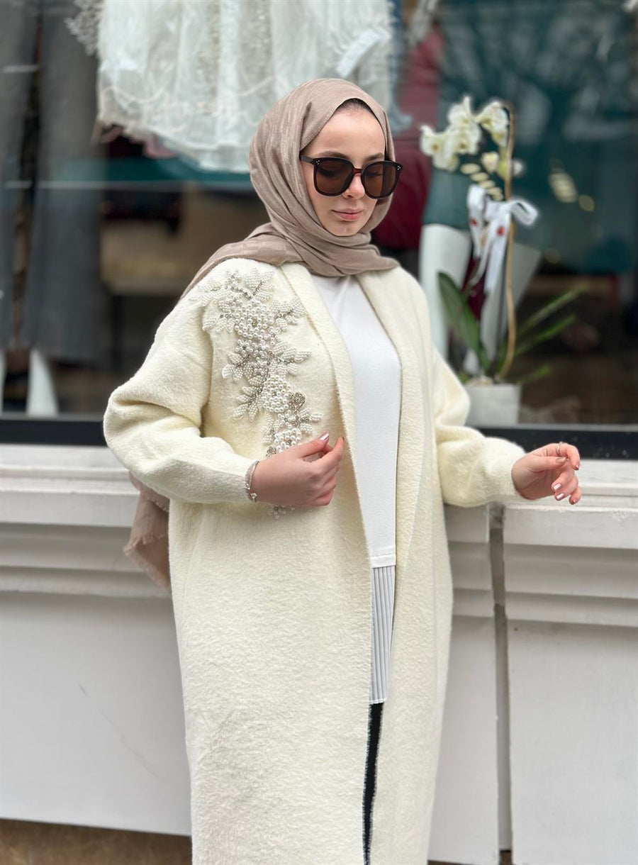 İnci İşlemeli Angora Hırka