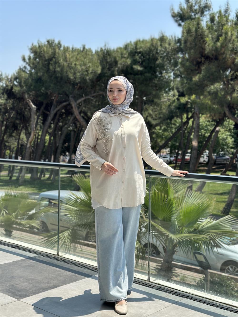 Keten Taş İşlemeli Gömlek Krem