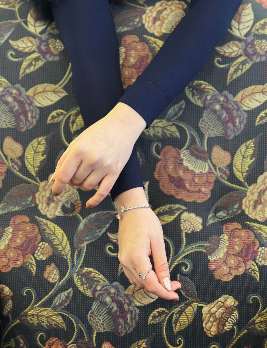 Sade Kolluk Lacivert