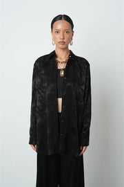 Siyah Desenli Oversize Kadın Gömlek – Rahat ve Şık - 34694