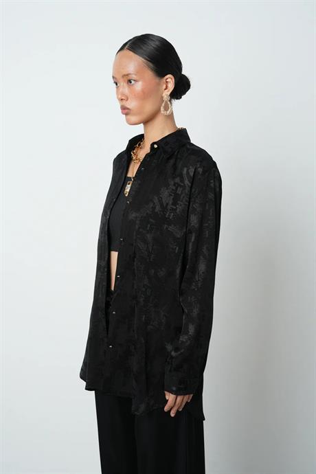 Siyah Desenli Oversize Kadın Gömlek – Rahat ve Şık - 34694