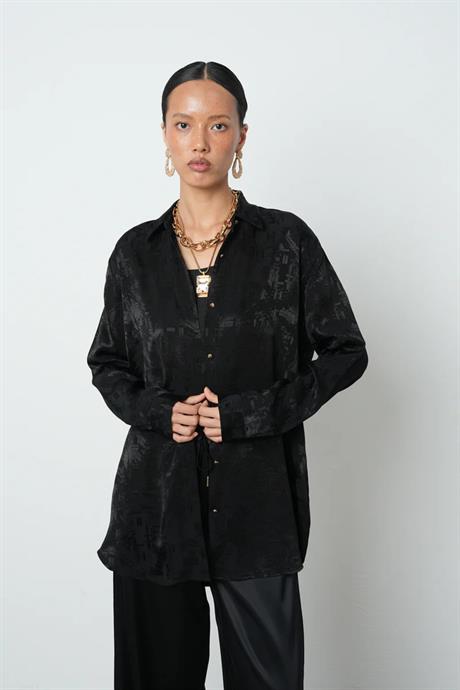Siyah Desenli Oversize Kadın Gömlek – Rahat ve Şık - 34694