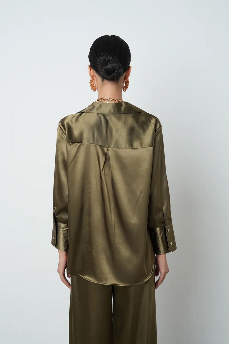 V Yaka Haki Saten Gömlek –  34706