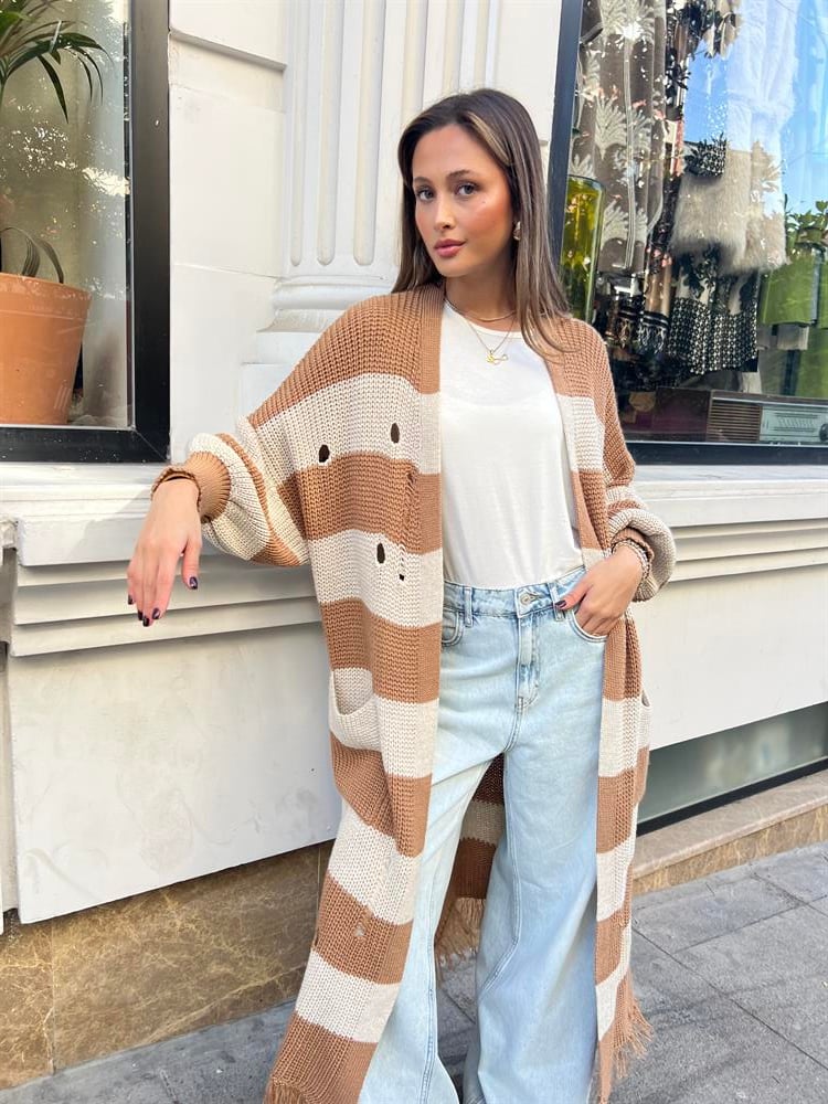 Yandan Bağcıklı Püsküllü Hırka Krem-Vizon