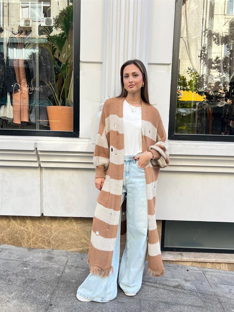 Yandan Bağcıklı Püsküllü Hırka Krem-Vizon